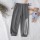 Grau gestreifte Hose 